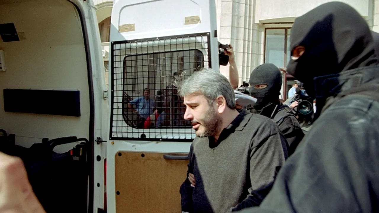 O femeie cercetată pentru proxenetism în dosarul lui Sile Cămătaru s-a aruncat de la etajul 6