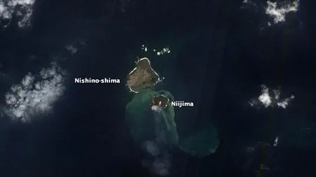 Fenomen spectaculos. Două insule s-au unit după erupția unui vulcan din Pacific. VIDEO