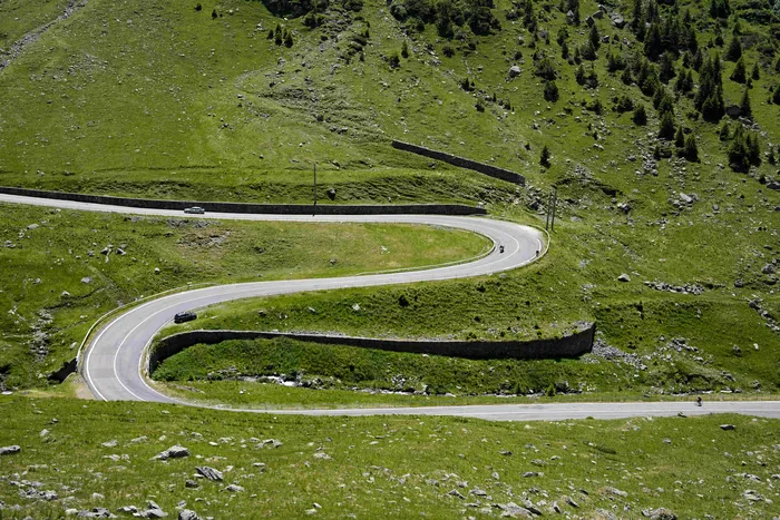 Romsilva anunță că un urs a fost împușcat pe Transfăgărășan, după ce un turist elvețian a fost atacat