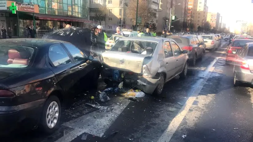 Ciocnire în lanț la Ploiești. Un șofer beat a avariat 12 mașini 