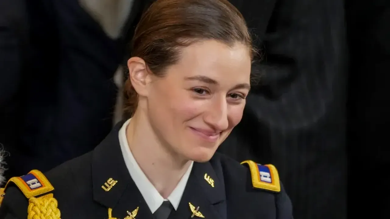 Identitatea pilotului misterios de la bordul elicopterului Black Hawk a fost făcută publică. Este vorba despre o femeie