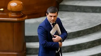 Este discutată în coaliţie tăierea normei de hrană a militarilor. Ministrul Miruţă spune că „nu se poate elimina ceva ce există de la Cuza”