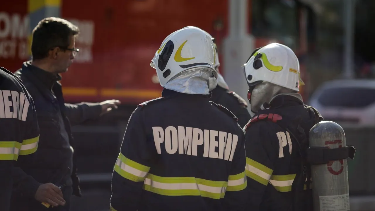 Polițist MORT într- un incendiu în Olt. Bărbatul încerca să stingă flăcările de pe un câmp