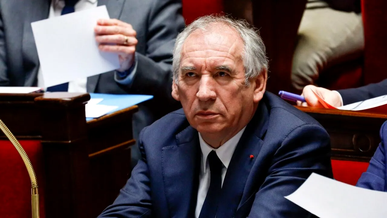 François Bayrou, pregătit să se confrunte cu noi tensiuni în PARLAMENT