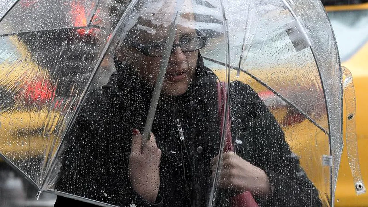 VREMEA. Informare meteo de ploi și răcire a vremii, de duminică până marți