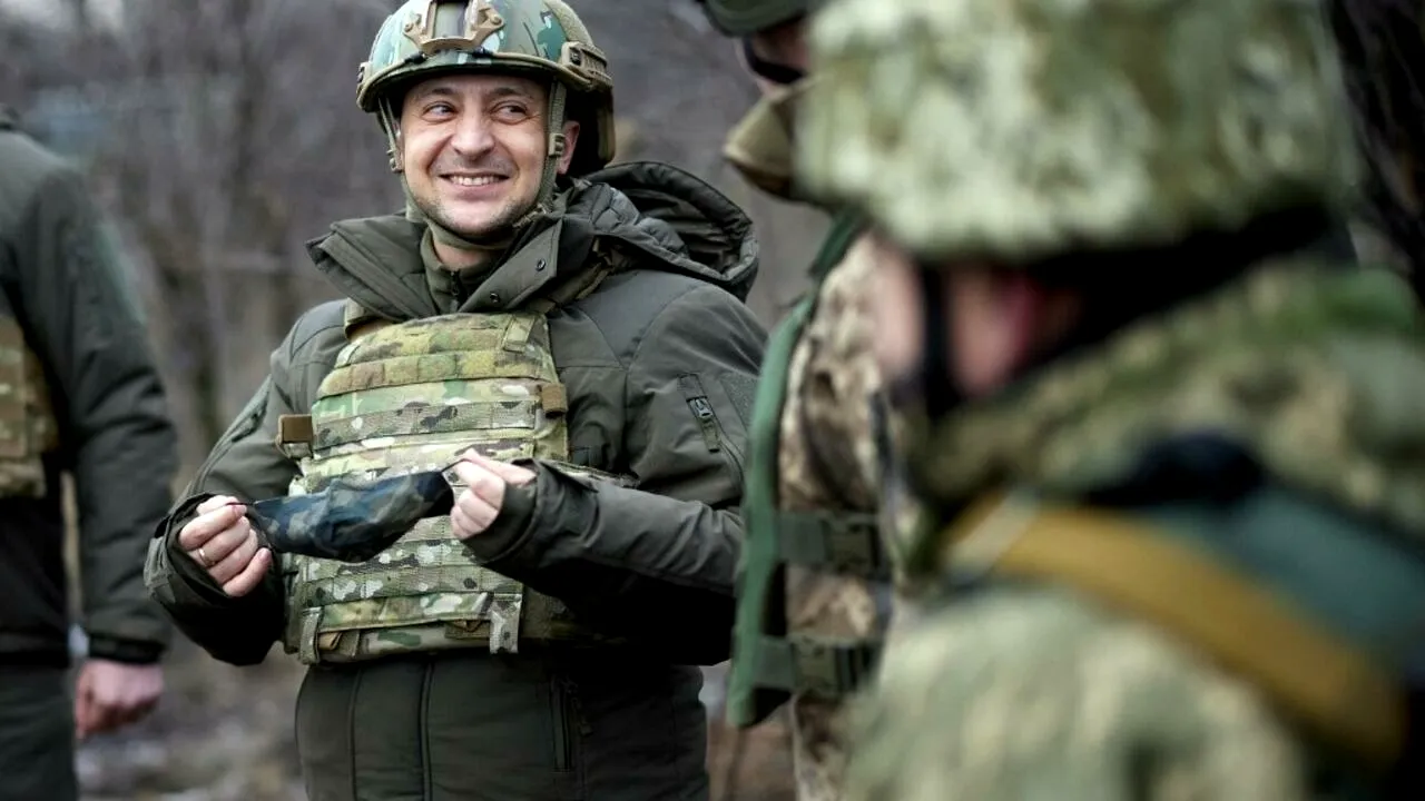 Volodymyr Zelenskiy și observatori ai NATO supraveghează exercițiile militare din vestul Ucrainei
