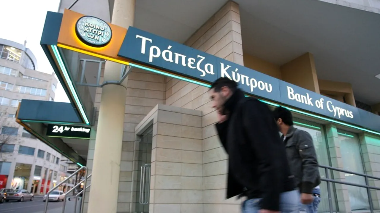 Fitch a retrogradat ratingul Ciprului. Care este motivul acestei hotărâri