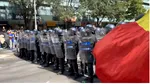 Au venit scutierii în Piața Victoriei, ca pe vremuri, la mineriade. Tensiunea dintre jandarmi și ciobani este tot mai mare