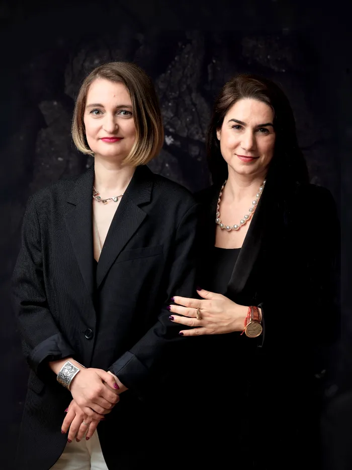 Daniela Palimariu si Catinca Tabacaru Foto Cristina Anculete, Q Magazine