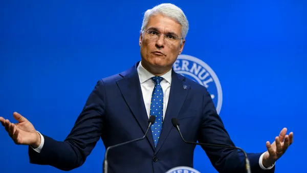 Pîslaru se laudă că România primește 3 miliarde de euro prin PNRR, deși a pierdut de două ori mai mult. Statul riscă penalizări majore