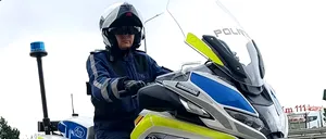 Polițistul care a lăsat-o pe Diana Șoșoacă să se urce pe motocicleta lui a fost dat AFARĂ din sistem. Explicațiile IGPR