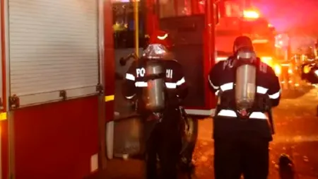 Tragedie CUTREMURĂTOARE în Dâmbovița. O mamă și-ar fi ucis fiul de cinci ani înainte de a se sinucide și incendia casa