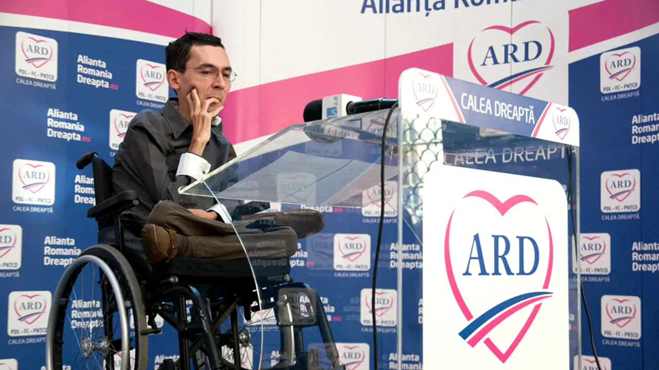 Iulian Crăciun: Au ajuns să fie modele în viață pițipoancele cu silicoane și baștanii cu ceafa lată