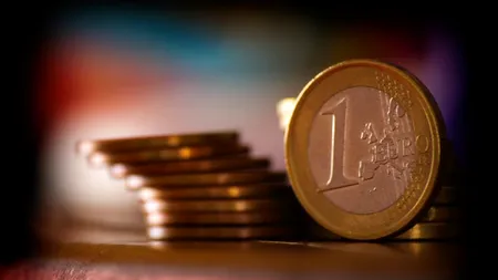 FMI. Există un risc ridicat de corecţie în pieţele financiare