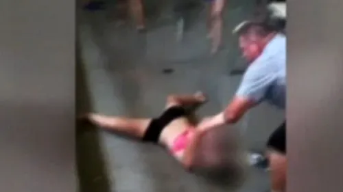 Un profesor de sport din SUA riscă să ajungă la închisoare după ce a agresat o elevă la ora de înot