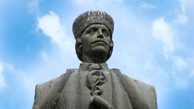 Statuia lui Avram Iancu din Turda. Sursa Foto: Wikipedia 