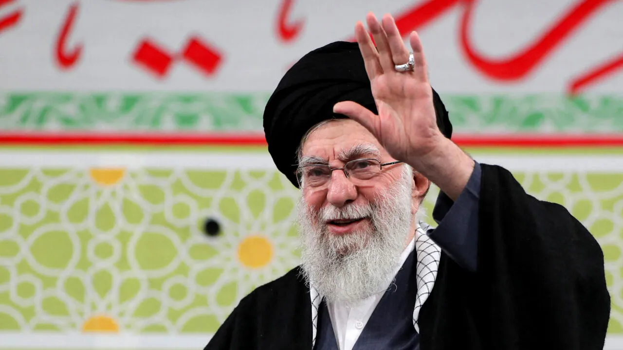 Liderul Khamenei a fugit din Iran. Casa i-a fost lovită de atacurile americane