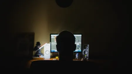 Școala de la distanță, ținta hackerilor! Elevii și profesorii din Capitală trebuie să-și schimbe „urgent” parolele, după o „imixtiune” în platformele de învățare