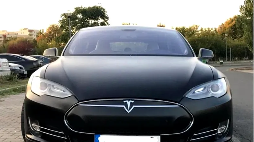 ACCIDENT. Imagini de pe autostradă cu un Tesla care intră cu toată viteză într-un camion. Este uluitor ce s-a întâmplat