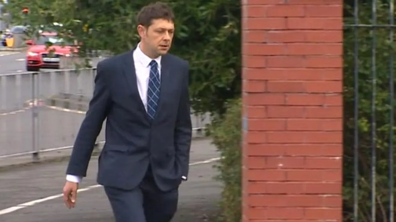 ANCHETĂ. Fost jurnalist al BBC, pus sub acuzare pentru agresiune sexuală asupra unor minori. Printre victime s-ar număra și copii români