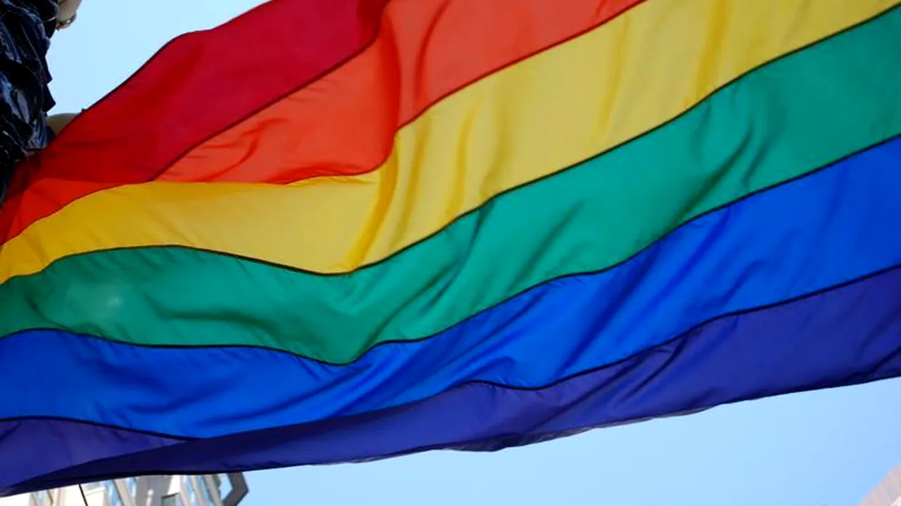 Guvernul Ungariei cere să fie exonerat de răspundere pentru cărțile cu conținut homosexual. Basmele clasice, reinterpretate de comunitatea LGBT