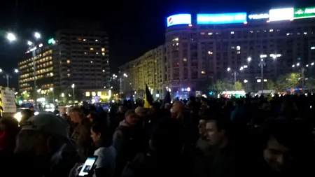 Peste 10.000 de oameni au protestat în București față de proiectul legilor Justiției. GALERIE FOTO și VIDEO