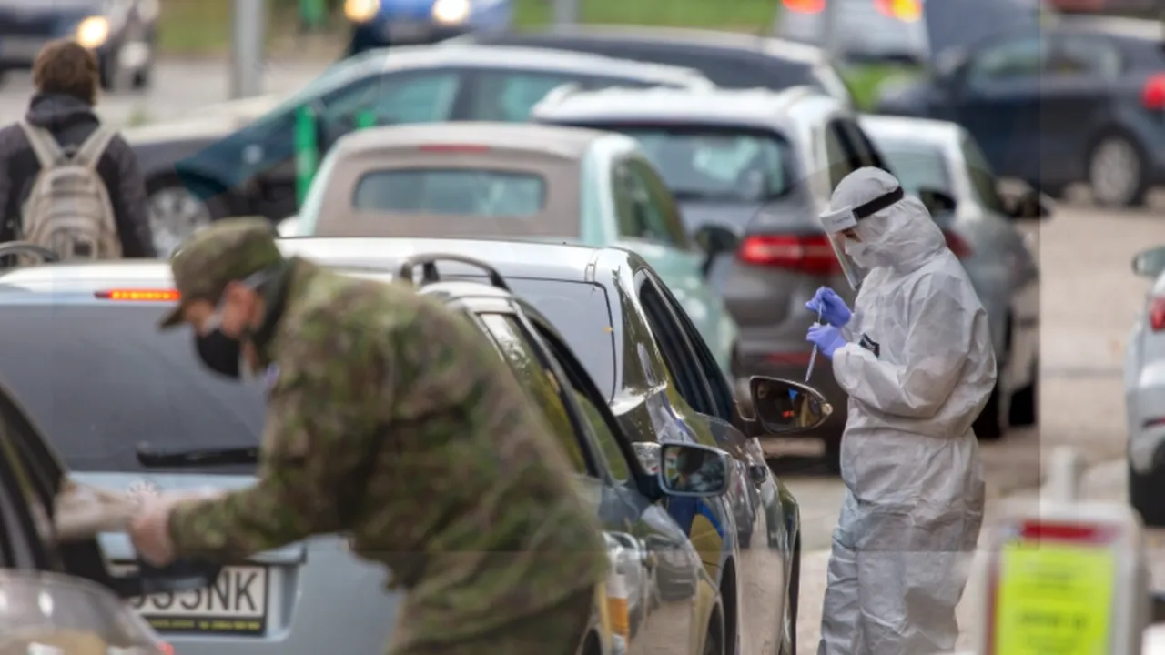Premierul Slovaciei spune că rata infecțiilor cu coronavirus s-a redus cu mai mult de jumătate, după testarea în masă a populației