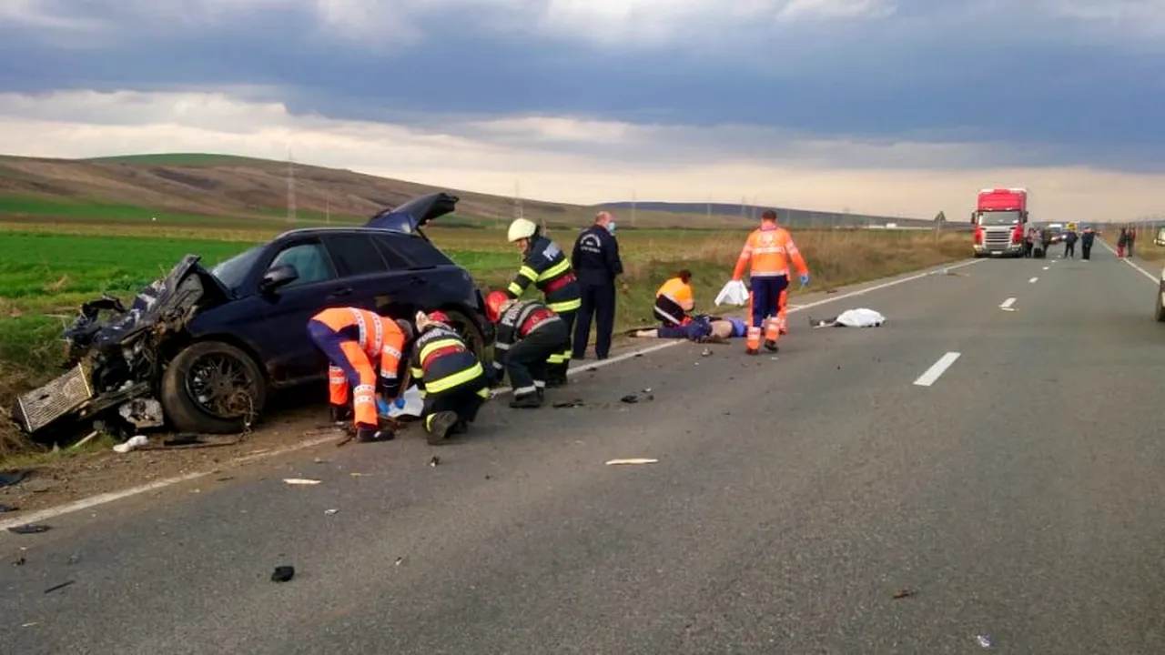 ACCIDENT cu 4 morți. O căruță a fost spulberată de un vitezoman de 18 ani