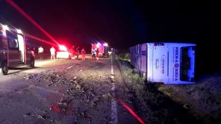 Autocar Ucraina răsturnat în Mihail Kogălniceanu județul Constanța