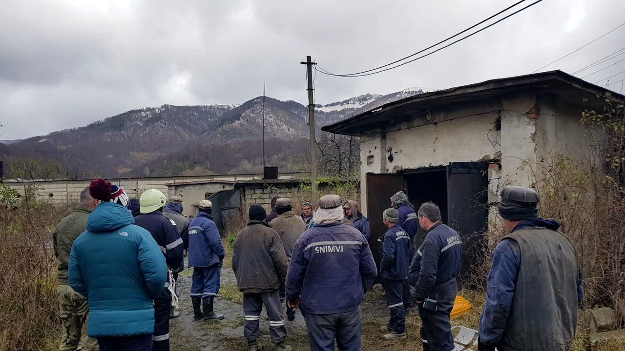 Explozie la mina Uricani. Un mort. Trei răniți transportați la Spitalul de Arși din Capitală