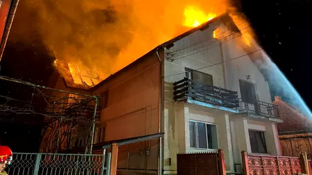 FOTO-VIDEO. Pompierii au descoperit cauza incendiului din Sibiu, în urma căruia o femeie a MURIT: Improvizațiile electrice