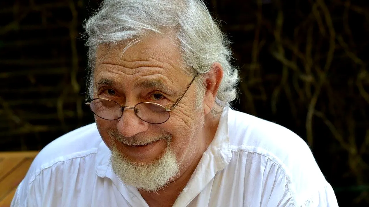 Sergiu Cioiu: „Manelele fac deliciul mitocanului român, care s-a înmulțit de la Caragiale încoace