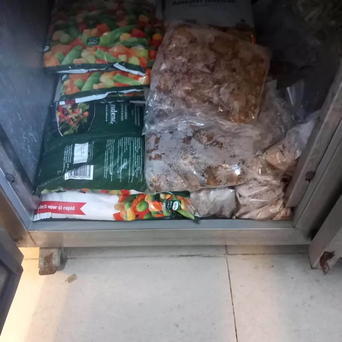 ANPC face razie pe litoral. Turiștii au primit mâncare expirată, iar mai mulți operatori au comercializat jucării periculoase