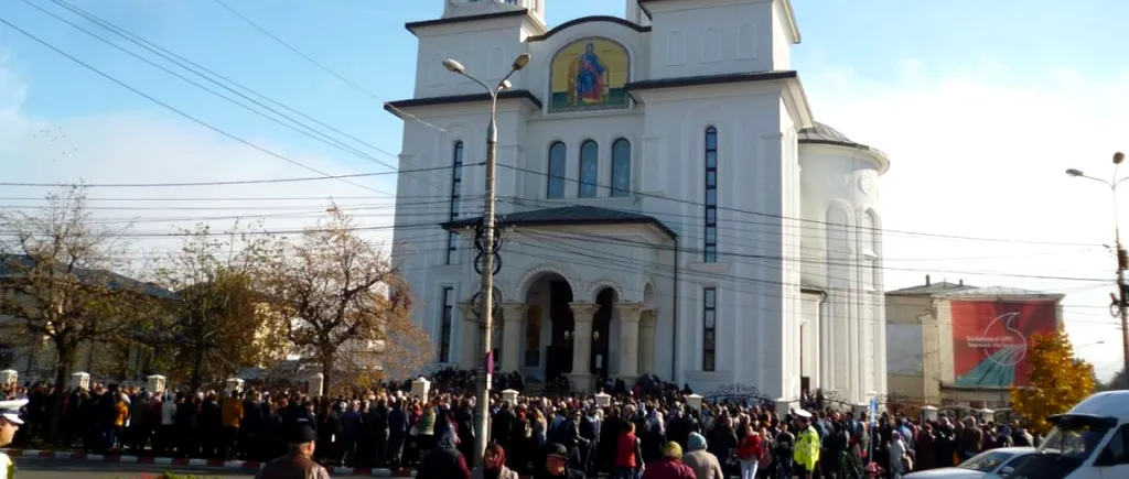 Slujbele religioase ar putea fi interzise! Ce implică propunerea DSP în ce privește comercializarea şi consumul produselor alimentare în spații închise?!