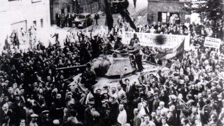 Cum a arătat Bucureștiul în ziua în care soarta României s-a schimbat pentru 45 de ani. Ceaușescu și lideri comuniști eliberați din penitenciare i-au întâmpinat pe ruși. ”Cei fără avere sau naivi sperau într-o minune. Ea nu a venit” - GALERIE FOTO