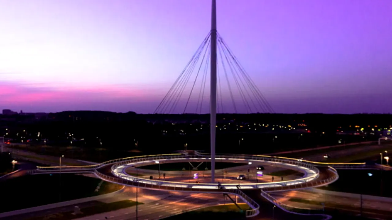 Primul pod suspendat circular din lume dedicat exclusiv bicicletelor FOTO