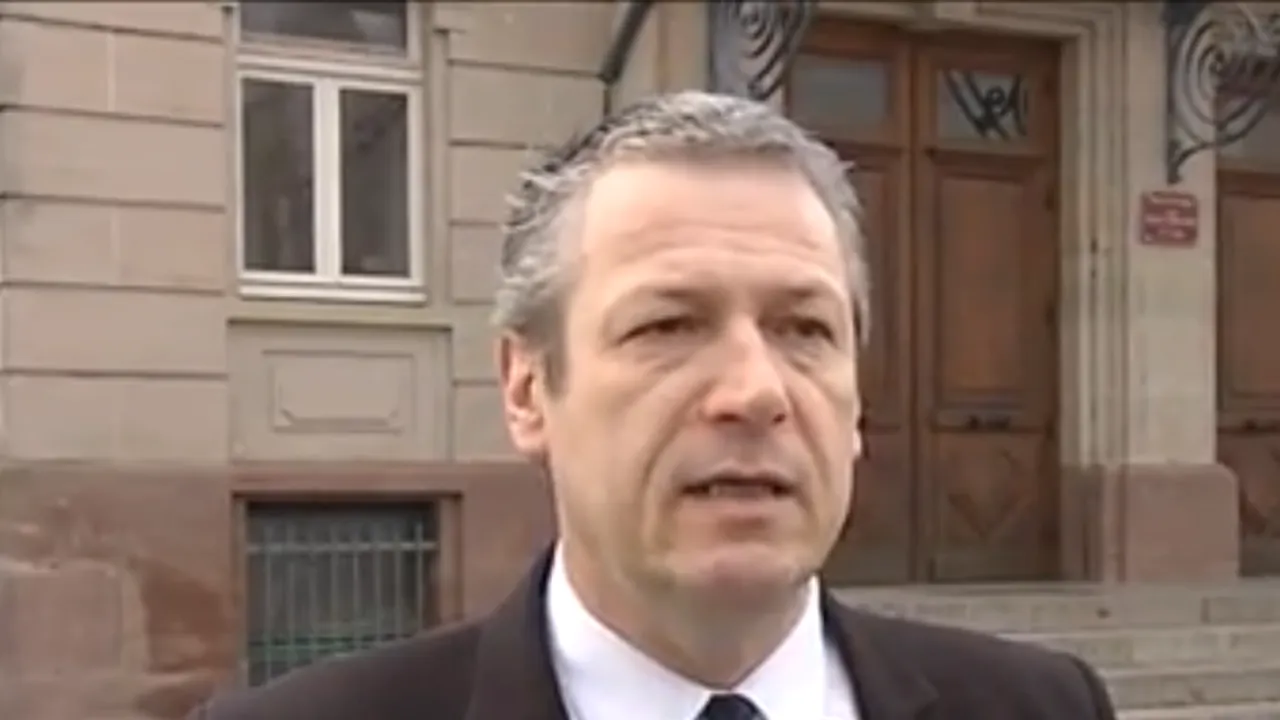 Un politician francez riscă închisoare și o amendă uriașă pentru rasism. Ce a scris despre români pe pagina lui de Facebook