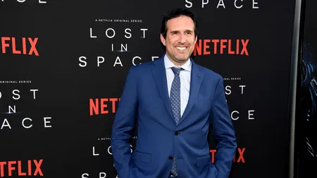 Zack Estrin, scenarist și producător cunoscut pentru „Prison Break” și „Lost in Space”, a murit la 51 de ani