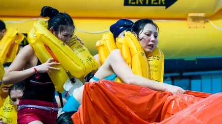 GALERIE FOTO. Antrenamente dure, totul pentru a deveni stewardesă