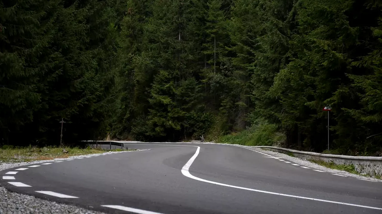 Uită de Transfăgarașan și Transalpina. România are o șosea splendidă pe care puțini o știu