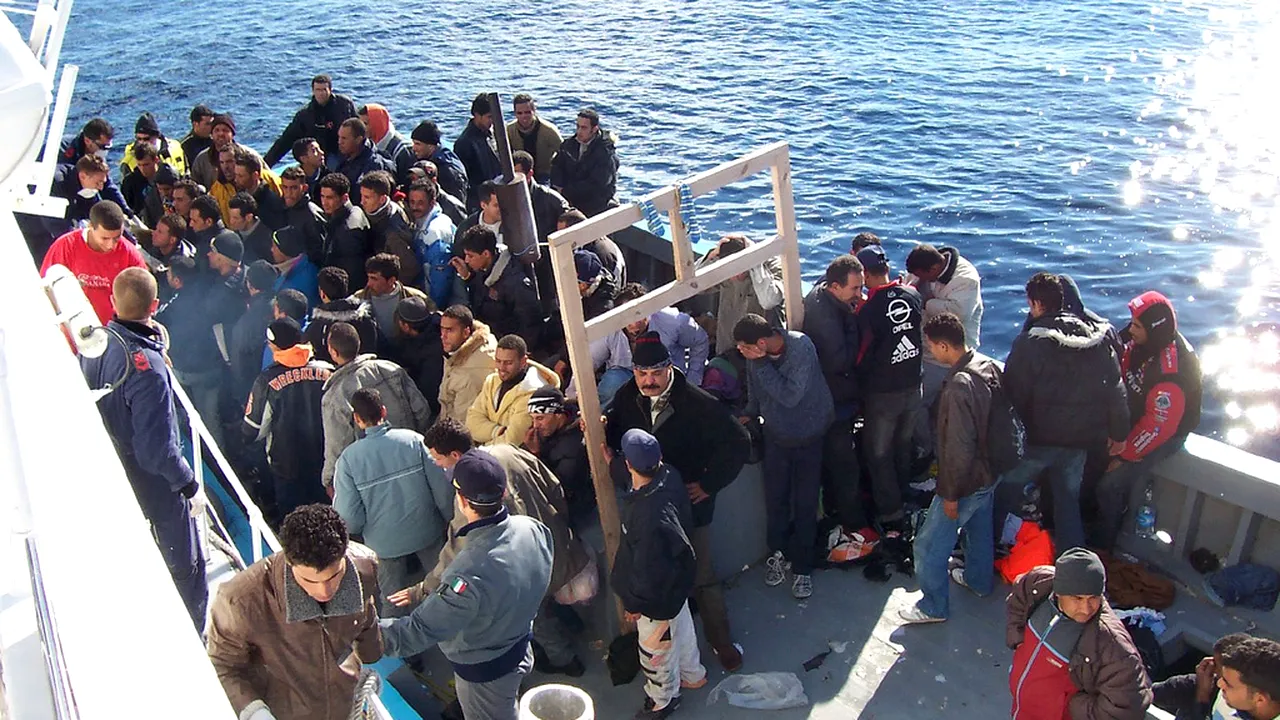 POLITICĂ. UE tot nu găsește o soluție la criza migrației. Cine refuză planul Comisiei Europene