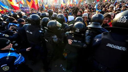 Jurnalistul care l-a intervievat pe GEORGESCU susține că autoritățile blochează accesul protestatarilor în București, dar imaginile nu sunt recente