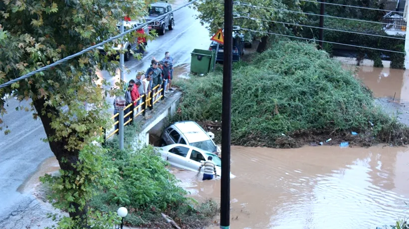 Românii surprinși de inundațiile din Thassos se plâng că ar fi fost abandonați de autoritățile de acasă. Răspunsul MAE