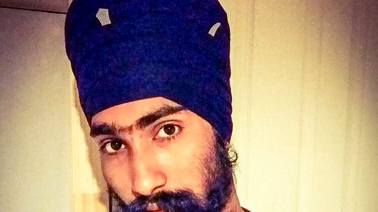 A încălcat una dintre regulile de bază ale religiei sale, dar acum este erou pentru gestul său 