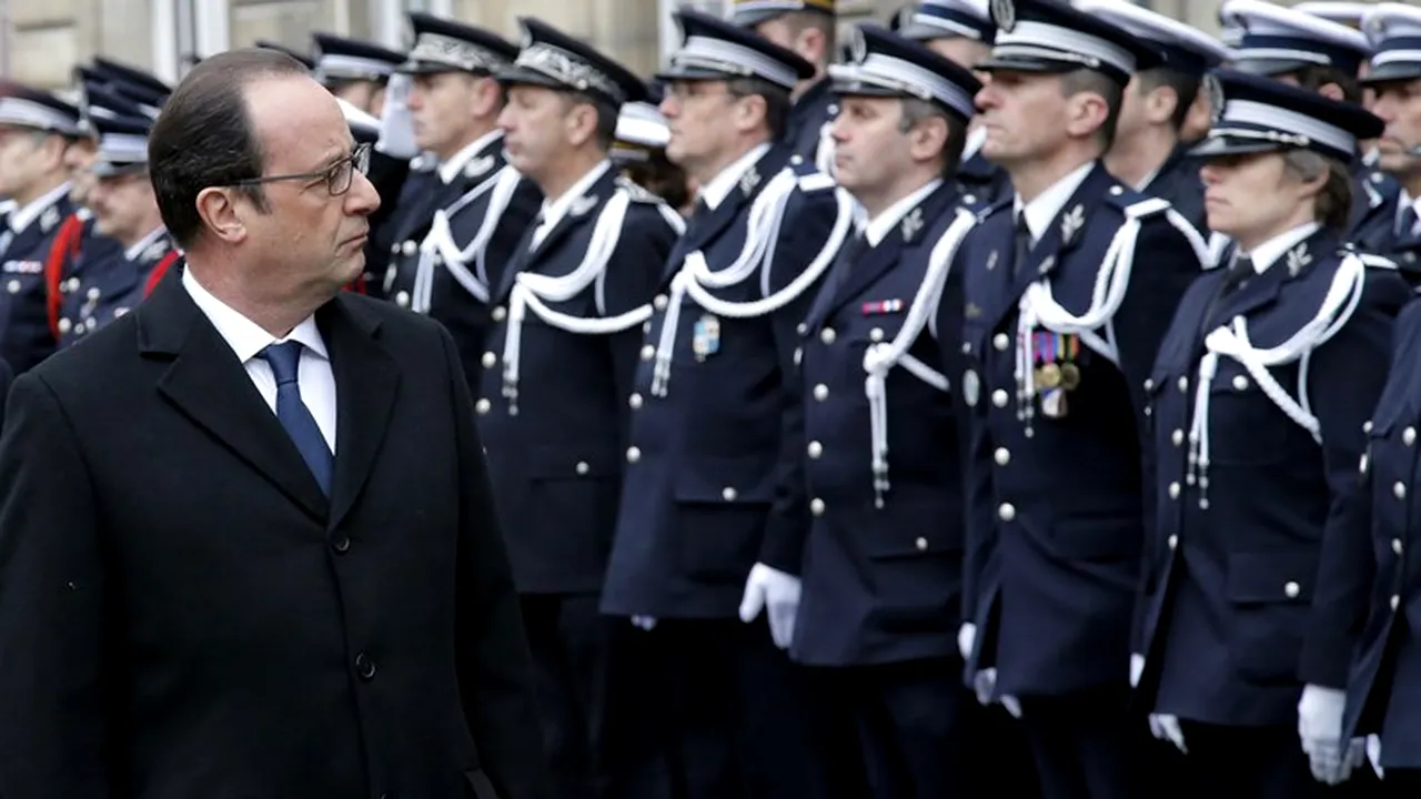 Francois Hollande le-a adus un omagiu celor trei polițiști uciși în atentatele de la Paris