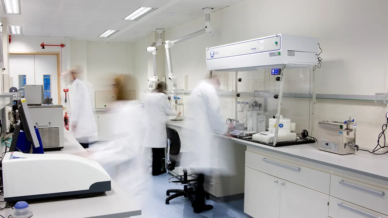 O româncă, numită director pe Europa, Orientul Mijlociu și Africa al unui gigant american cu afaceri de 40 de miliarde de dolari în industria farmaceutică