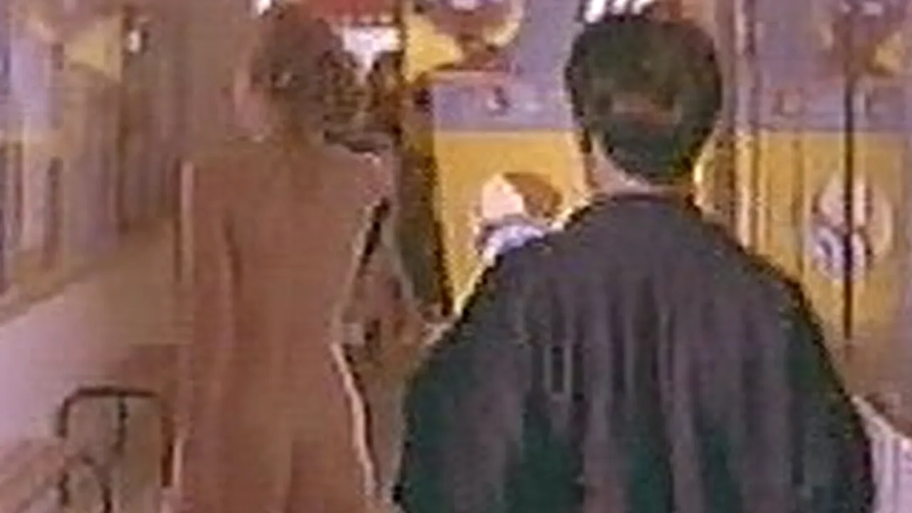 Informația care a aruncat Twitterul în aer: iubita ''neoficială'' a lui Francois Hollande ar fi însărcinată