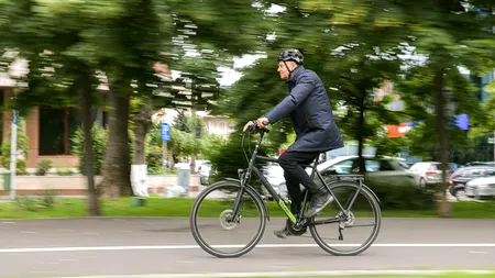 Klaus Iohannis, mesaj de Ziua Mondială a Bicicletei: „Sunt puține piste, iar bicicliștii împart banda de mers cu șoferi nervoși” (FOTO-VIDEO)