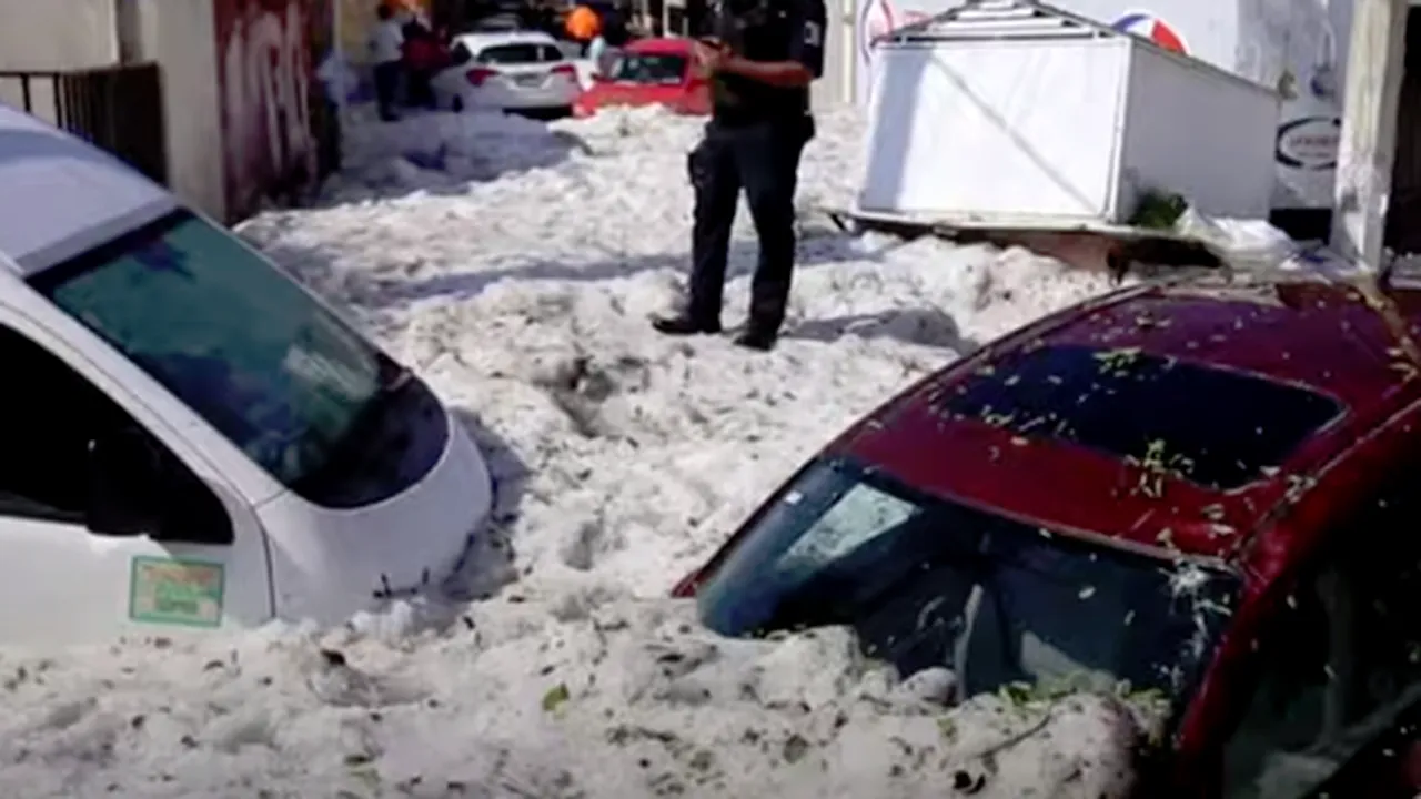 Imagini de necrezut. Străzi și mașini, acoperite de gheață la 30 de grade Celsius - VIDEO