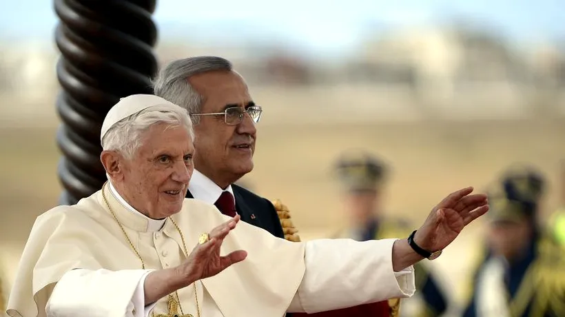 Papa Benedict lansează controverse în lumea creștină prin cartea Iisus din Nazaret: povestiri din copilărie